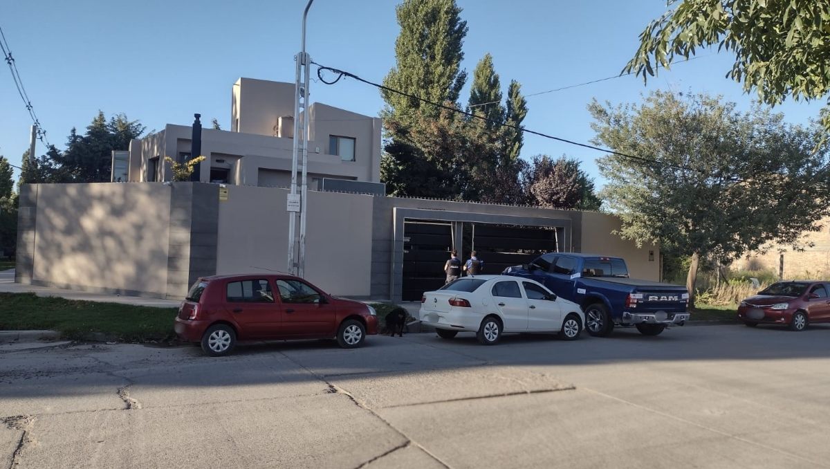 Allanan a Los Simuladores por cuatro estafas millonarias
