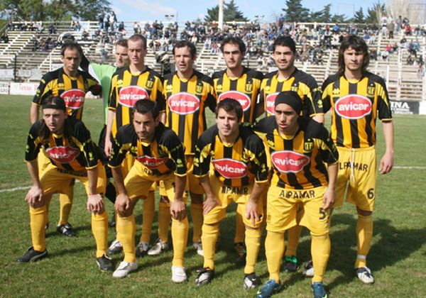 Bajo la lluvia volvió a la punta