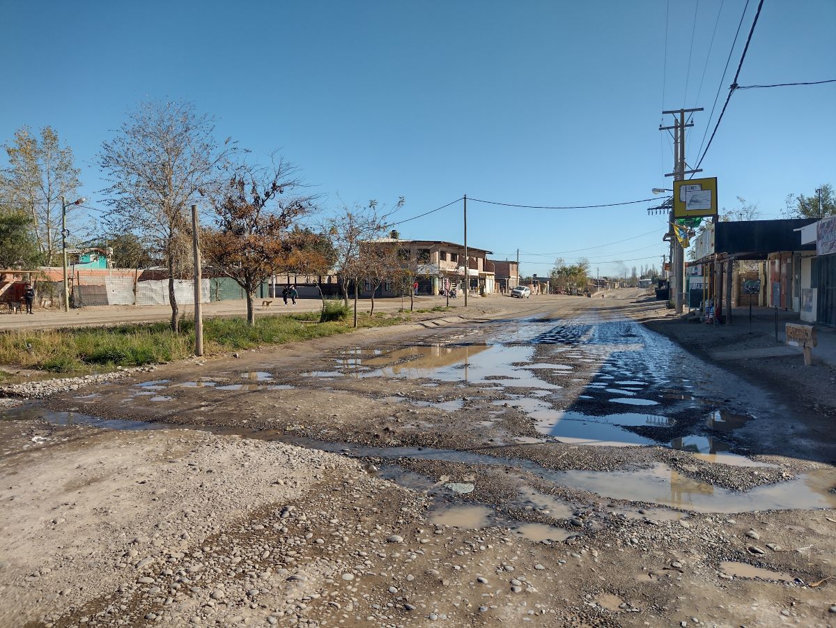 Malestar en Las Perlas por el mal estado de las calles