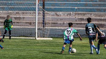 el nene de maro discriminado vende empanadas para cumplir su sueno