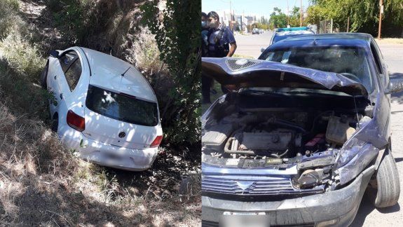 Dos autos chocaron y uno terminó adentro de un canal