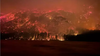 El fuego que comenzó en Puerto Patriada se extiende hacia el ejido de Epuyén.