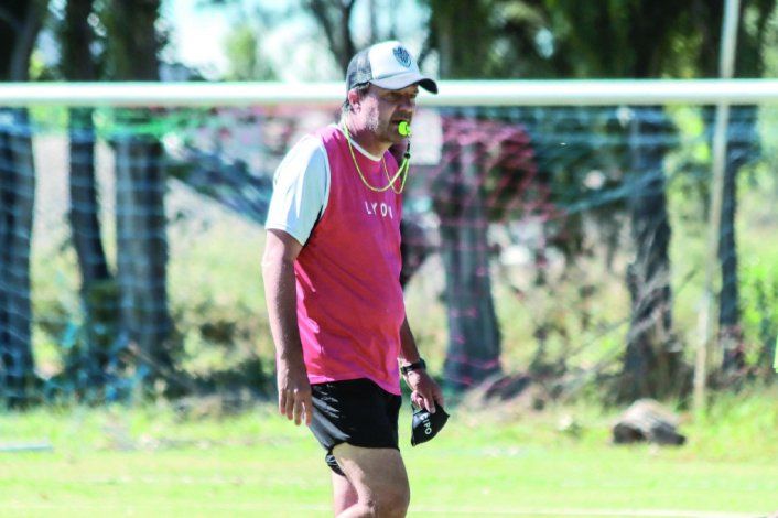 Raggio citó al equipo para entrenar hoy a las 8.30.