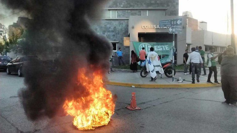 Tensión por la detención de un militante del gremio ATE en Allen