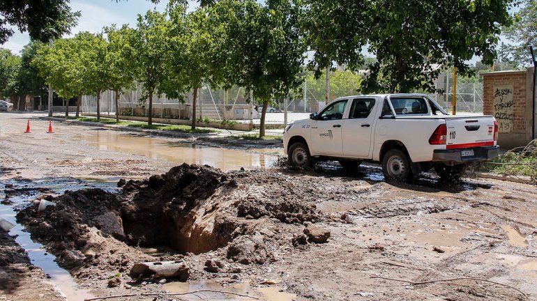 Luego de varias horas de trabajo, el agua ya está volviendo a los hogares