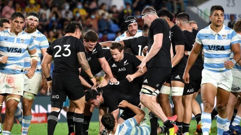 Los All Blacks le dieron una paliza a Los Pumas