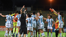 argentina se lo dio vuelta a paraguay y clasifico al mundial 2023