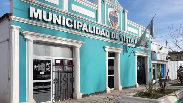 Escándalo en Vista Alegre: la golpearon hasta casi matarla y denunció que el intendente la echó por lesbiana