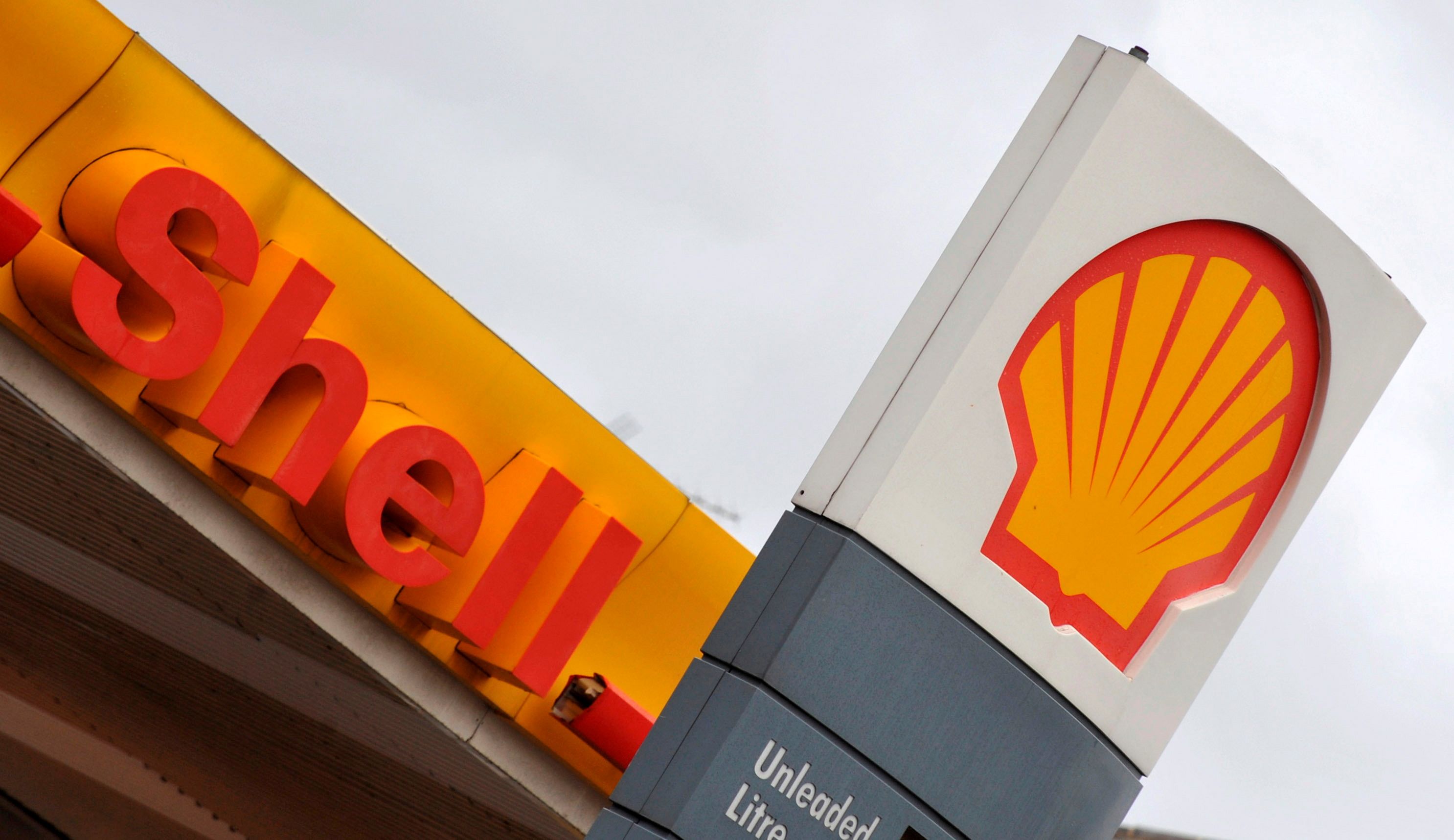 FOTO DE ARCHIVO: El logo de Shell en una estación en Londres, 31 de enero del 2008. REUTERS/Toby Melville