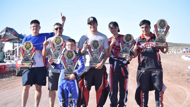 Calor, mucha gente y campeones del año en el Karting con caja