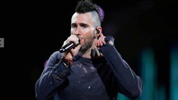 el cantante de maroon 5 pidio perdon por el papelon en vina 