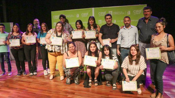 Entregan 750 certificados de capacitación