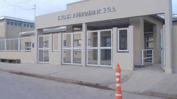 Habrá reclamos en la Escuela 293 y en el CET 22