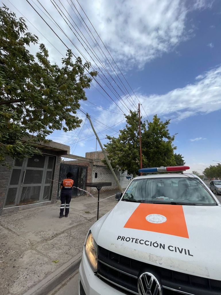 Protección Civil movilizó personal de emergencias durante la jornada del temporal de viento.