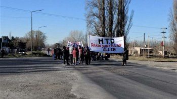 organizaciones sociales cortan las rutas 65 y 22 por san cayetano organizaciones sociales cortan las rutas 65 y 22 por san cayetano