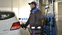Cargar combustible en Cipolletti es más caro que Neuquén desde este jueves.