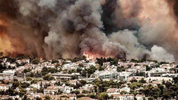 las devastadoras imagenes de los incendios en grecia