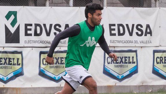 Lucas Mellado, el patrón de la mitad de la cancha en Cipolletti.