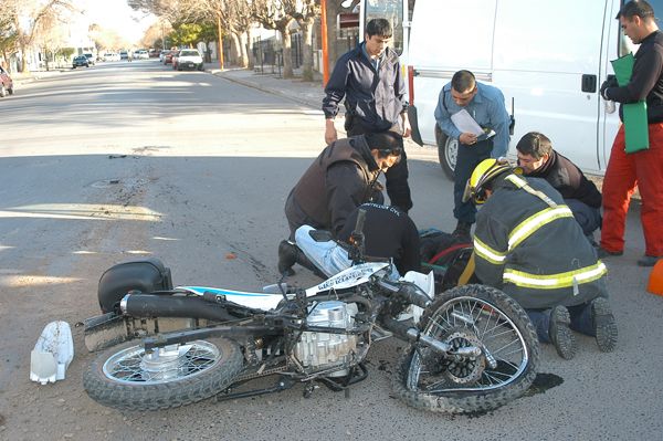 Policía chocó con micro de Pehuenche