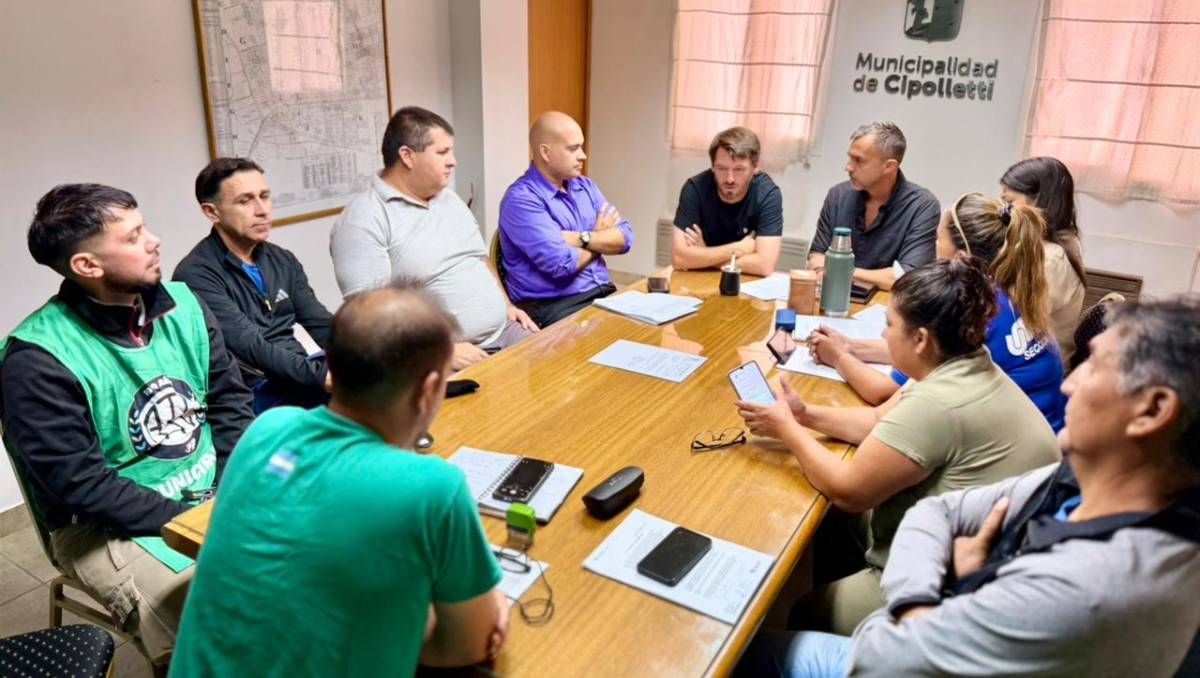 El Municipio ofreció un 4,8% de aumento y un bono a los municipales.