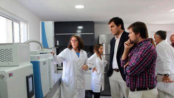 El equipo permite analizar contaminantes en 48 horas.