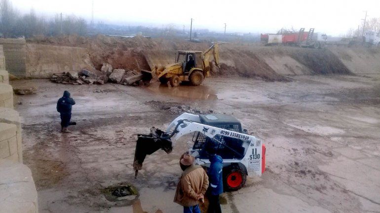 El DPA prepara los canales para el riego de chacras