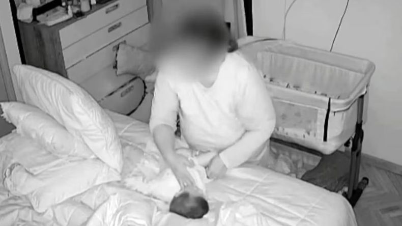 Niñera golpeó a un bebé de 7 meses y todo quedó grabado: los escalofriantes detalles de la denuncia