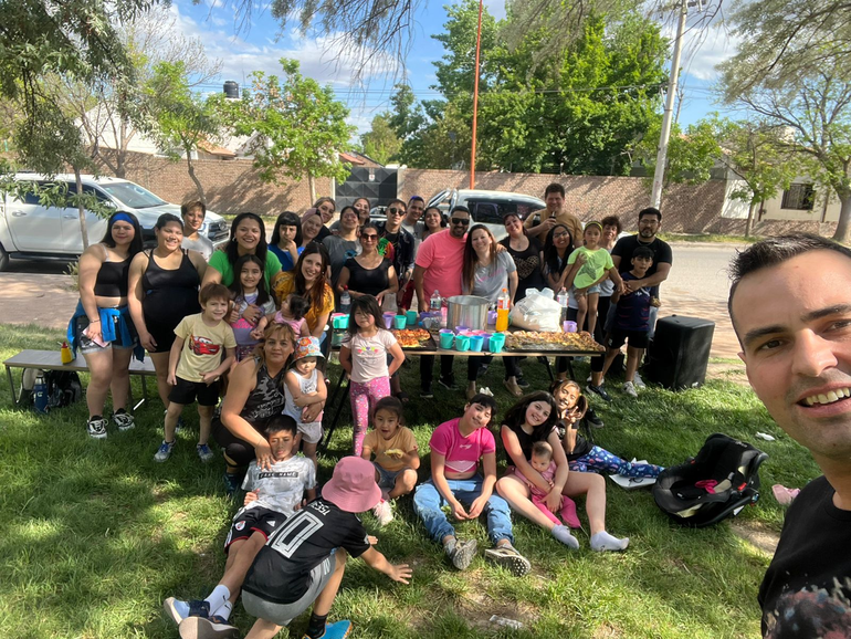 El panadero generoso: merendero de facturas móvil por la ciudad y mucha fe