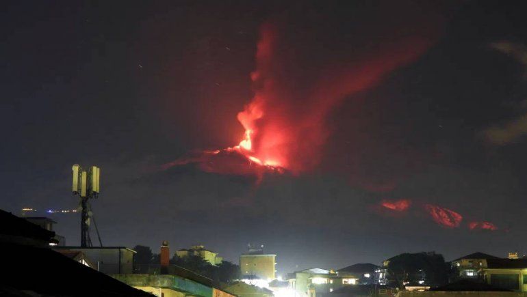 El volcán Etna comenzó la actividad volcánica hace 4 semanas