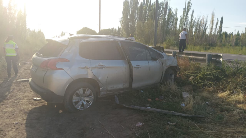 Un accidente fatal tuvo lugar en la madrugada del sábado en la ruta 22. Un joven de 19 años murió.