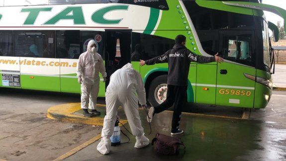 Llegó a Cipolletti otro micro con estudiantes desde Buenos Aires 