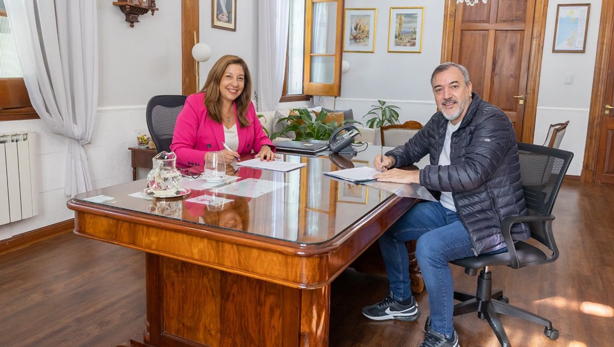 Carreras y Aguiar acordaron el pase a planta de todos los estatales