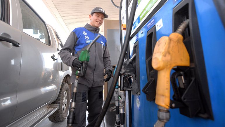 Nafta premium: en más de 10 provincias el precio del litro supera los $350