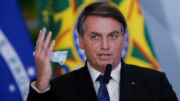 Jair Bolsonaro amenazó a Joe Biden con usar pólvora