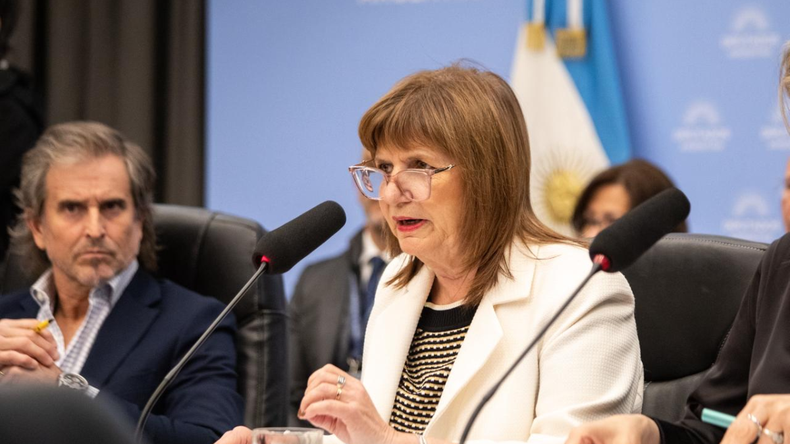 Patricia Bullrich defendió su protocolo antipiquete: las fuerzas intervendrán cada vez que haya violencia | LMCipolletti.com Patricia Bullrich defendió su protocolo antipiquete: las fuerzas intervendrán cada vez que haya violencia