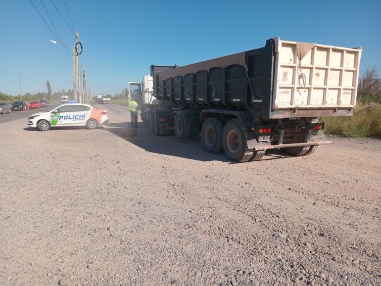 El control de rodados mayores se llevó adelante en el ingreso al autódromo local. 