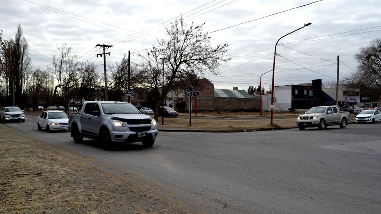 El Municipio de Cipolletti avanza en obras que mejoren la circulación vial y la calidad de vida de los cipoleños. El Municipio de Cipolletti avanza en obras que mejoren la circulación vial y la calidad de vida de los cipoleños.