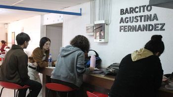 En la facultad de Medicina de la Unco, los homenajes a Agustina Fernández se integran al día a día de los estudiantes.