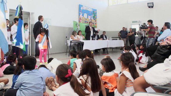 provincia inauguro 7 escuelas en una semana de clases