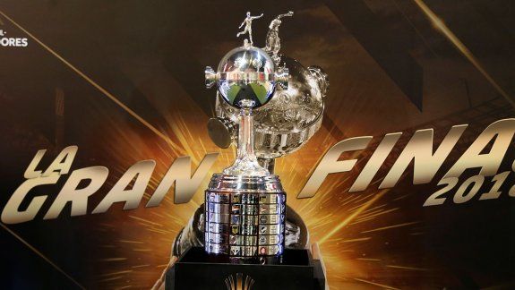 linea de tiempo: los 40 dias de locura que rodearon a la superfinal copy