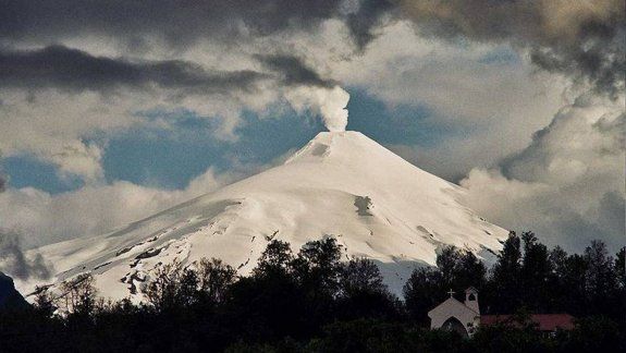 Volcán Villarrica: Protección Civil alertó sobre información falsa