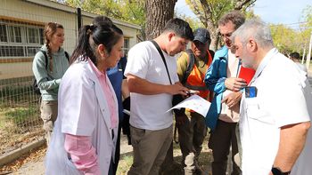 Un abrigada especial del Ministerio de Salud de la Nación recorrió junto a equipos provinciales y municipales barrios de la ciudad.