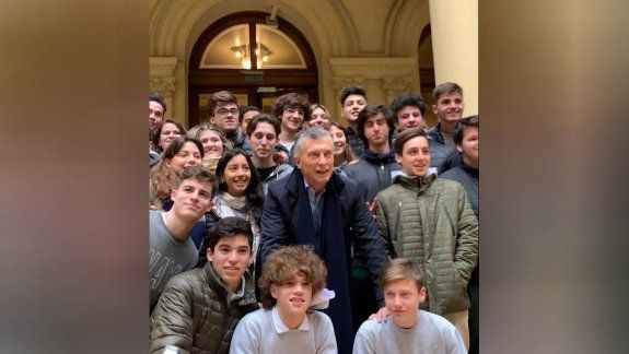 Macri instó a jóvenes a participar con su voto: Son el futuro del país