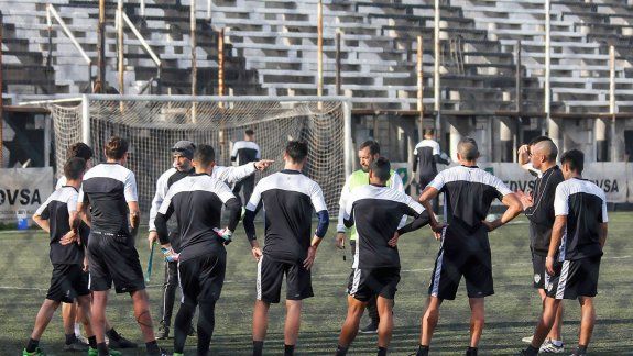 Cipolletti quedó fuera de la zona de campeonato