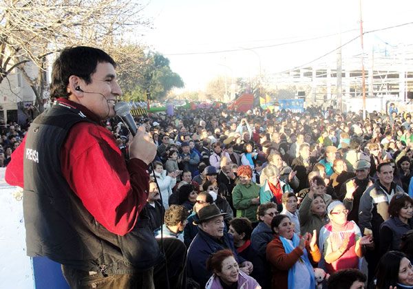 Una multitud se concentró para seguir celebrando