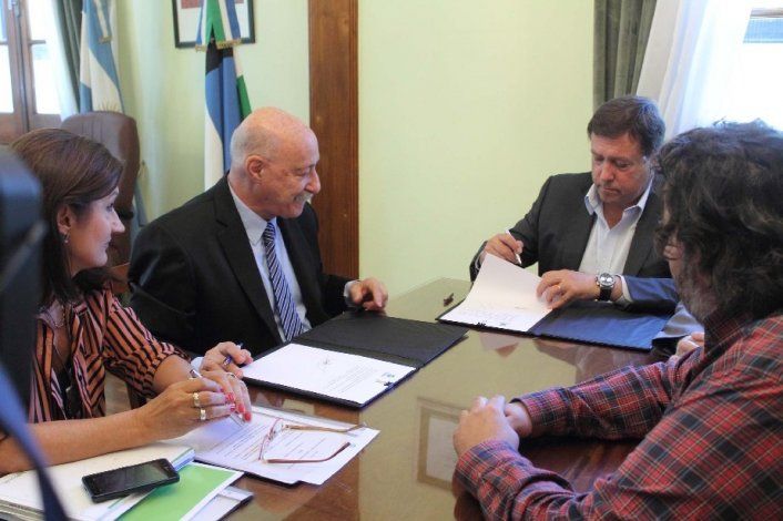 El Gobernador  firmó convenio con el CFI por $8.000.000
