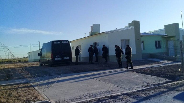 Reforzaron la seguridad en un plan de viviendas por amenaza de usurpación