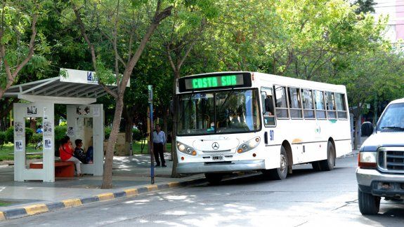 Impulsan un aumento del 28% para colectivos urbanos