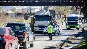 el tren, en riesgo por la imprudencia al volante el tren, en riesgo por la imprudencia al volante