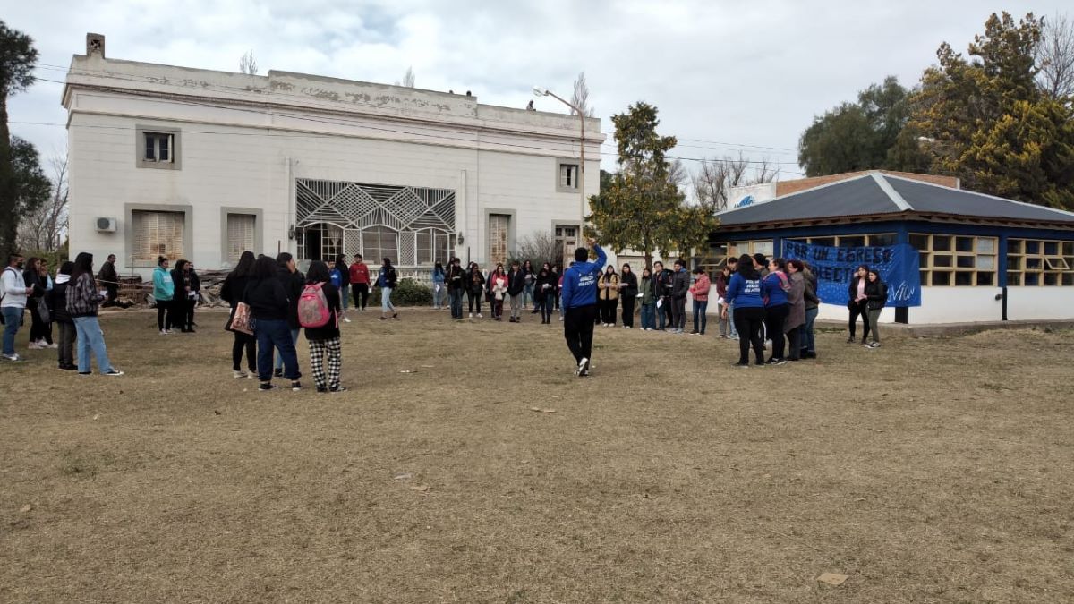 Acreditan más posgrados en Educación